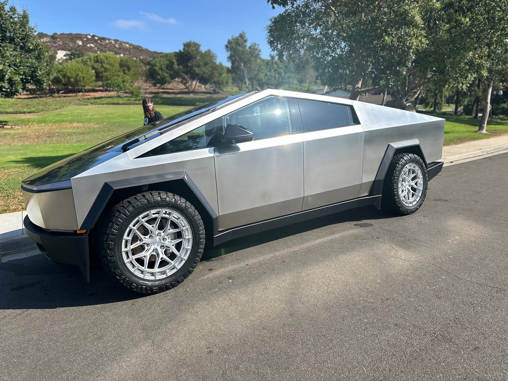 Tesla Cybertruck Vossen 22x9.5 wheels + Nitto Ridge Grappler Tires 285/55r22 - installed pics IMG_0237