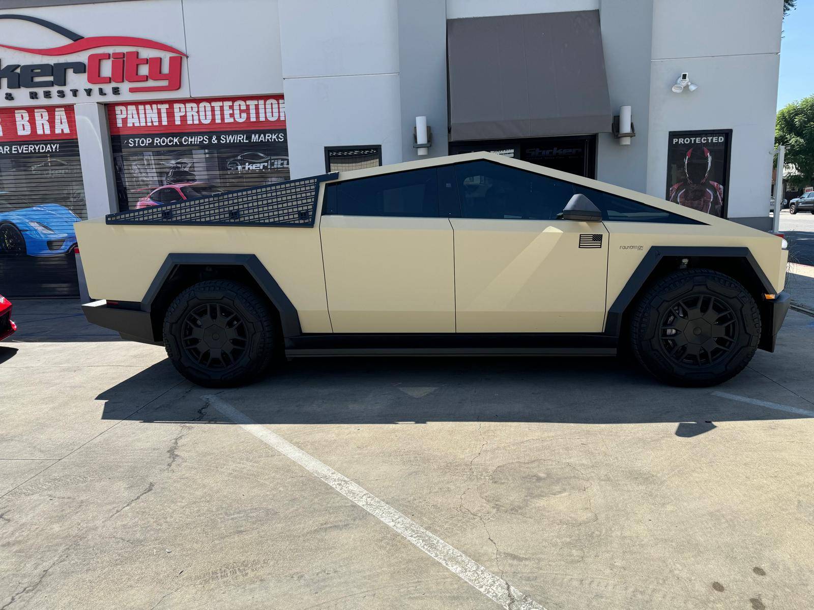 Tesla Cybertruck Power Retractable Running Boards? TESLA Cybertruck steprotect protection stickercity sliplo fender flares los angeles molle runn