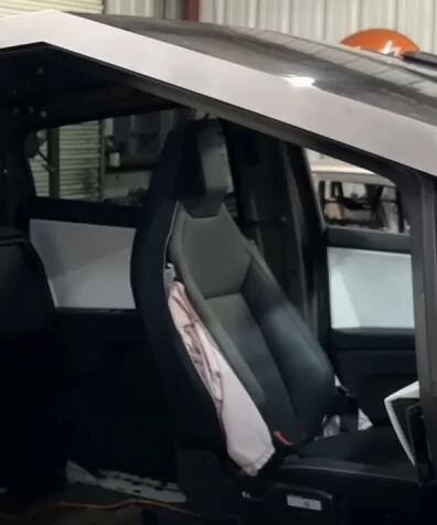 Tesla Cybertruck EVBASE Cybertruck Seat Covers (White / Black) Revamps Your Cybertruck Interior CT