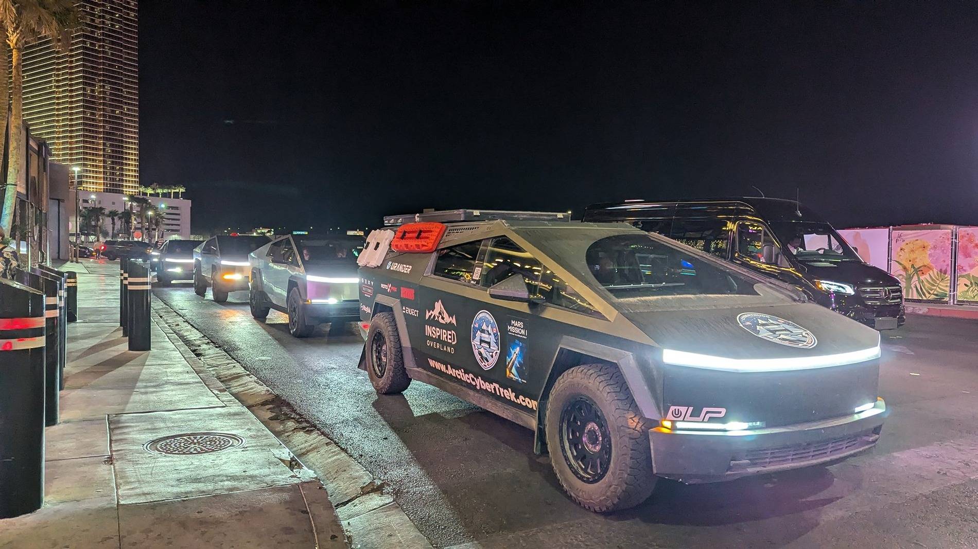 Tesla Cybertruck EPIC Cybertruck Light Show in Las Vegas this weekend with @TesLatino & @BeardedTesla  📐✨😎 GXfP0Q-WcAAFe3m