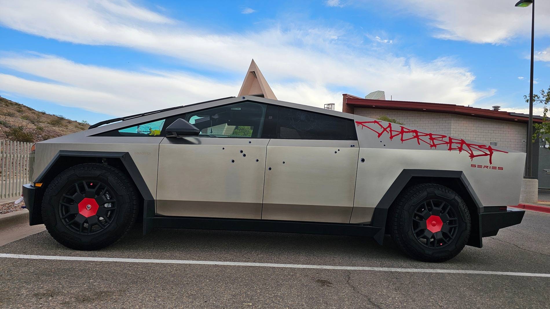Tesla Cybertruck "We just started delivering the first 1,000 [offroad] light bars and wheel covers": Tesla Rep 20240825_175544