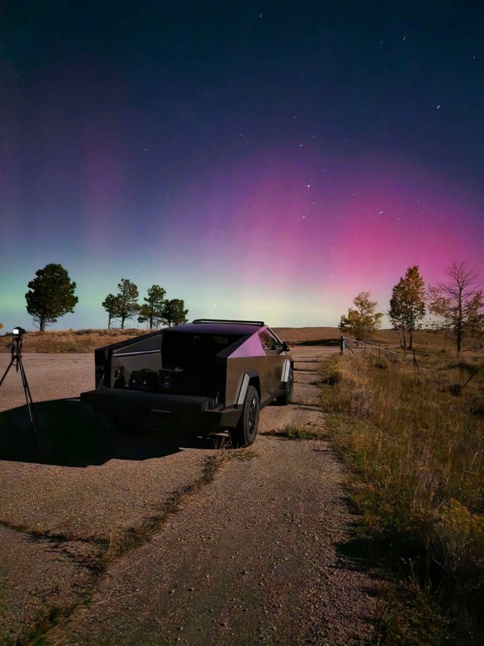 Tesla Cybertruck Daily random Cybertruck photos thread - Post Yours! 📸 🤳 cybertruck northern lights 3