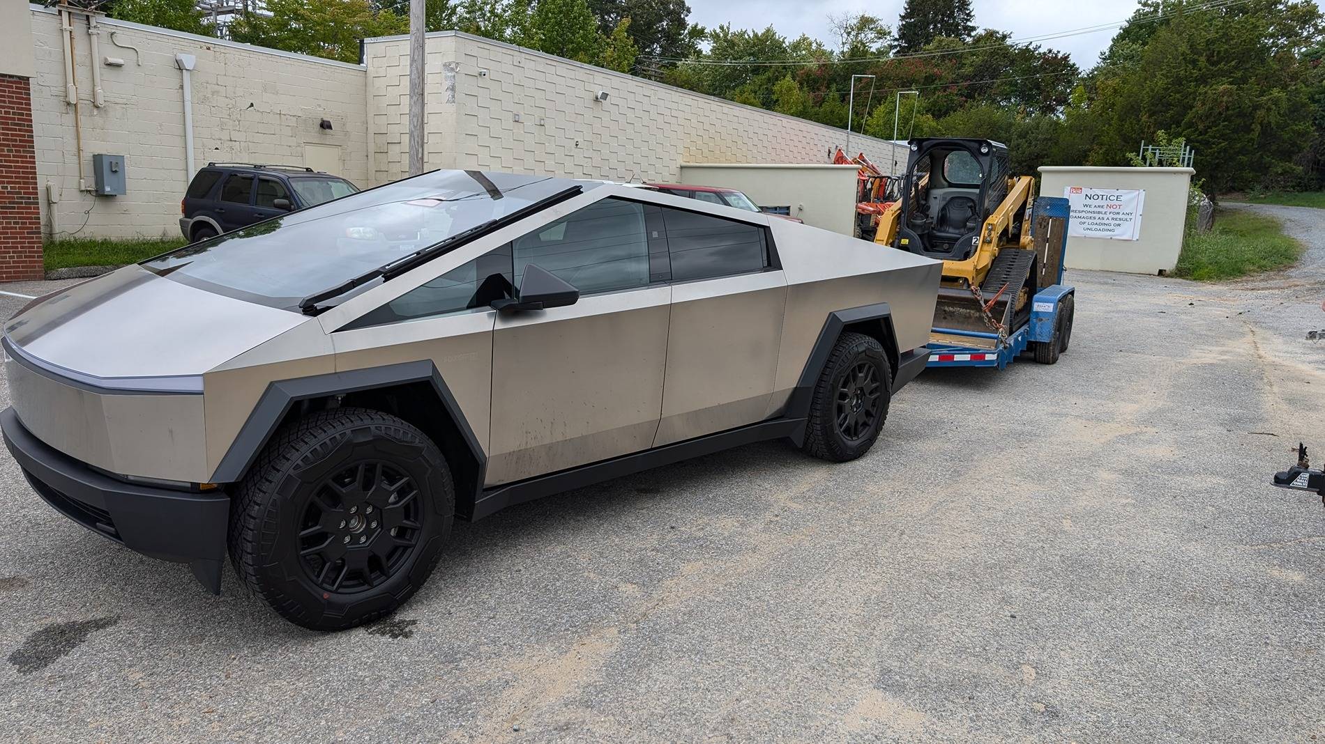 Tesla Cybertruck What Are You Hauling in your Cybertruck? 🦾 👷‍♂️ PXL_20240830_200436417.RAW-01.COVER