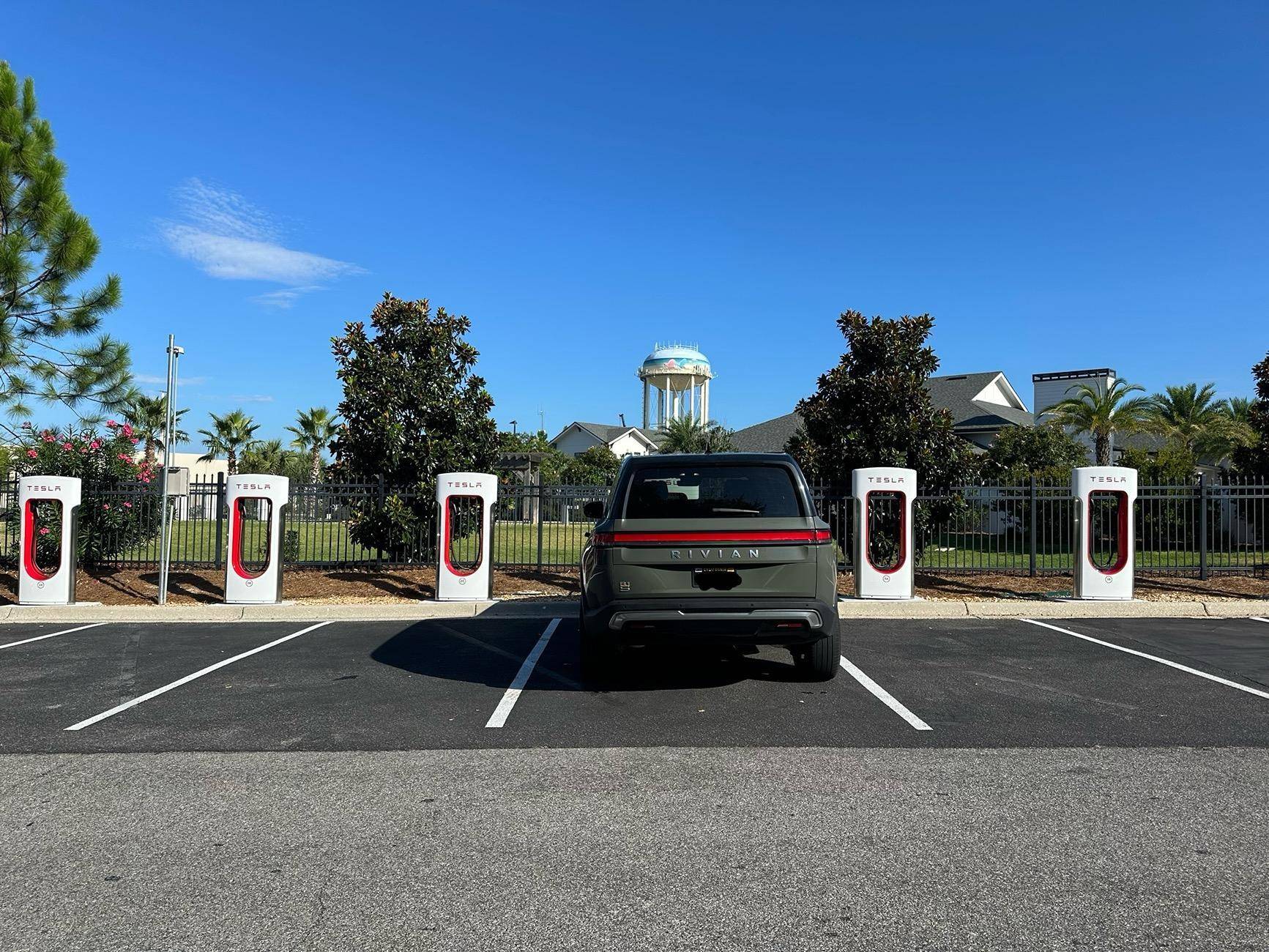 Tesla Cybertruck Cybertruck lead engineer warns against using NACS extension cords at Superchargers 1726685914674-c9