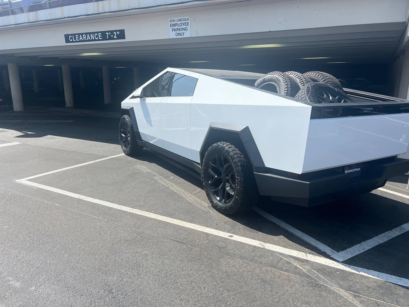Tesla Cybertruck Cybertruck Aftermarket Wheels & Tires Photos + Info Compilation IMG_5819