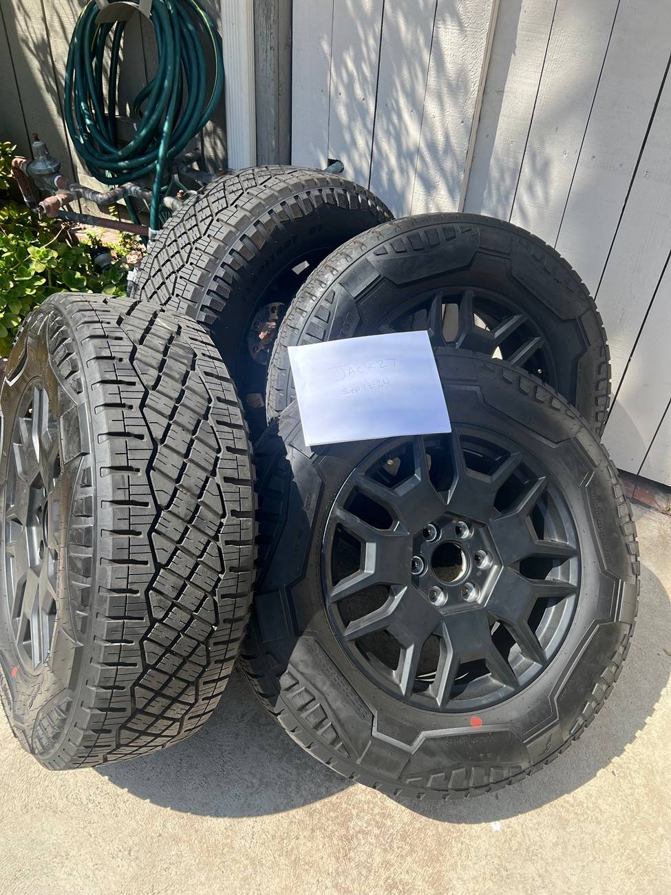 Tesla Cybertruck Wheels and tires 363 miles IMG_5829