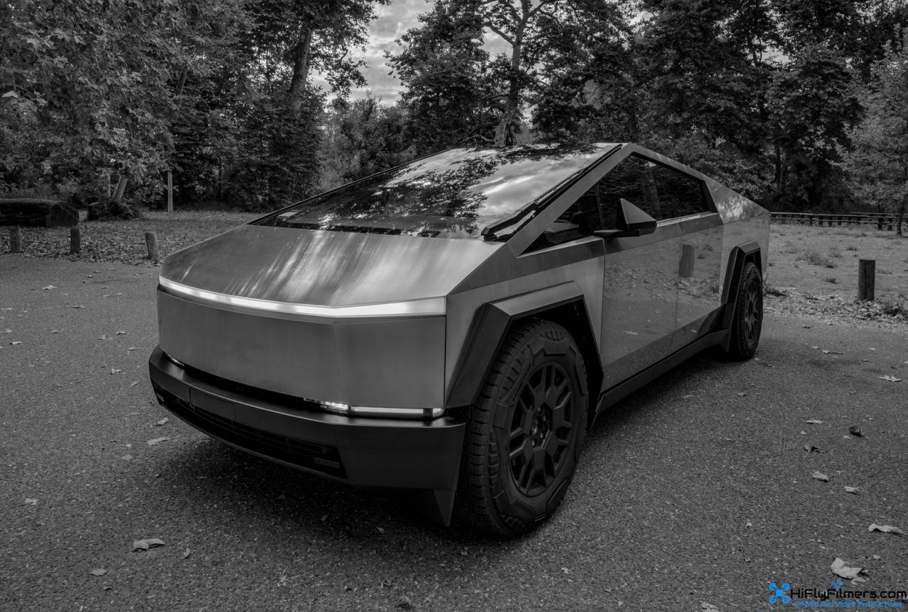Tesla Cybertruck CAUTION!!! PRO PHOTOGRAPHER IS OBSESSED!!! Jase's Cyber-2 Lar