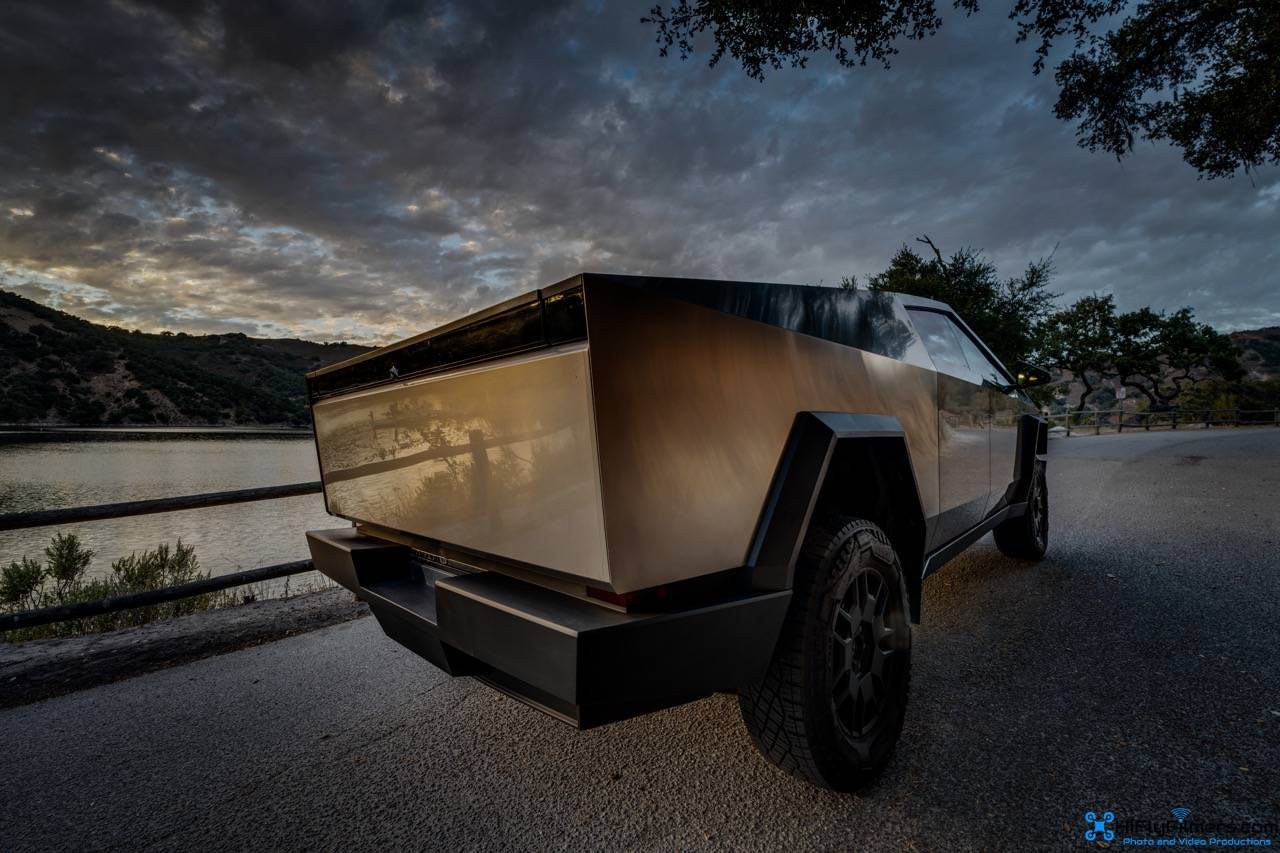 Tesla Cybertruck CAUTION!!! PRO PHOTOGRAPHER IS OBSESSED!!! Jase's Cyber-10 Lar