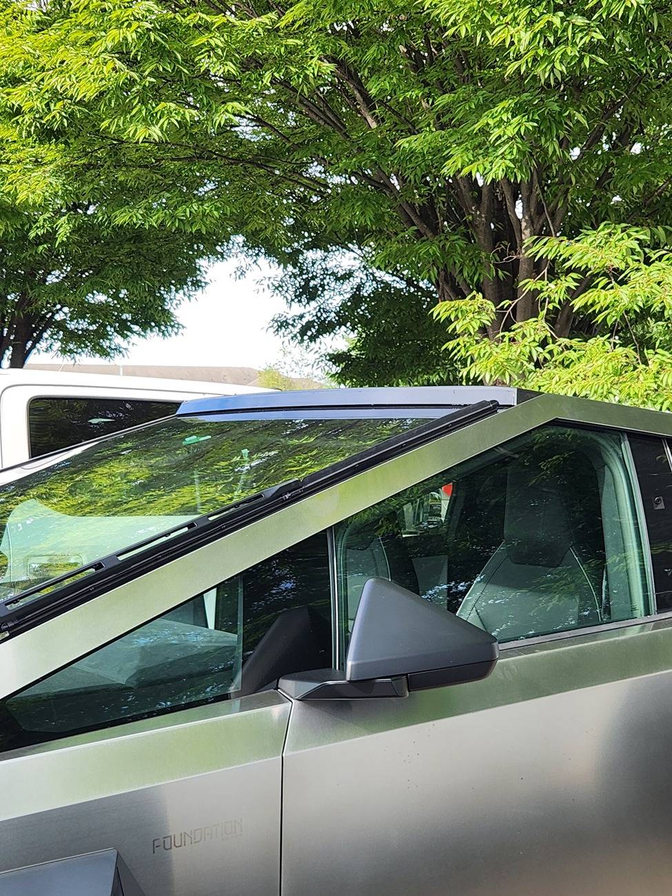 Tesla Cybertruck Offroad Light Bar Installed by Service Center! Menu first look: Ditch Lights & Flood Flights functions 20240919_093507