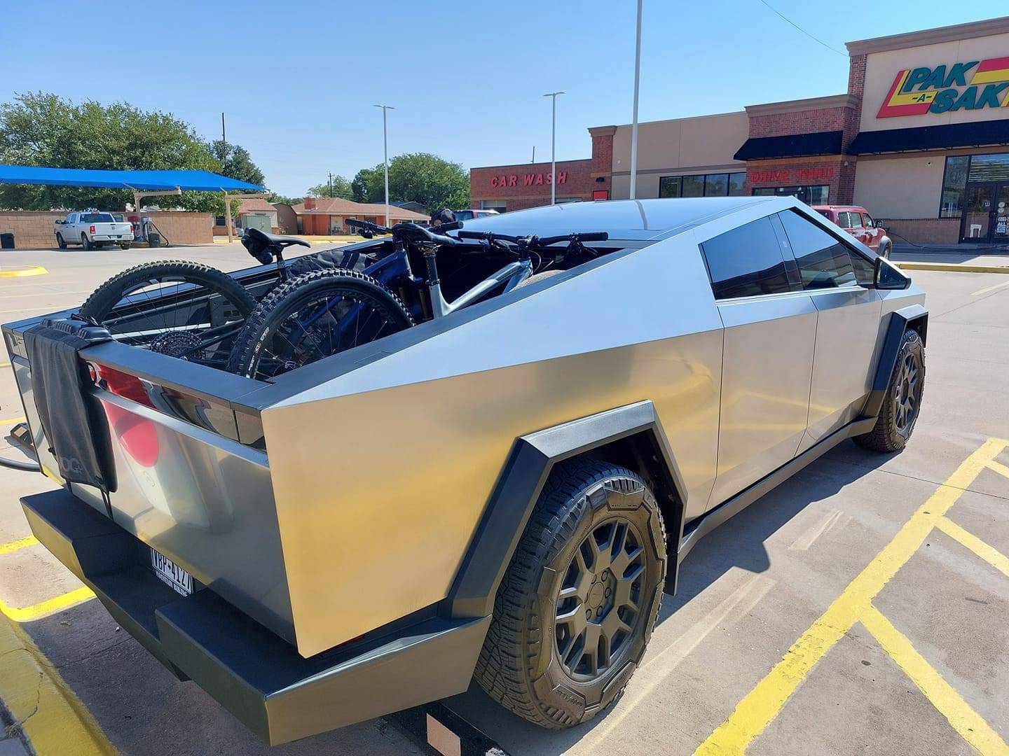 Tesla Cybertruck Lessons from a couple thousand mile road trip IMG_2879