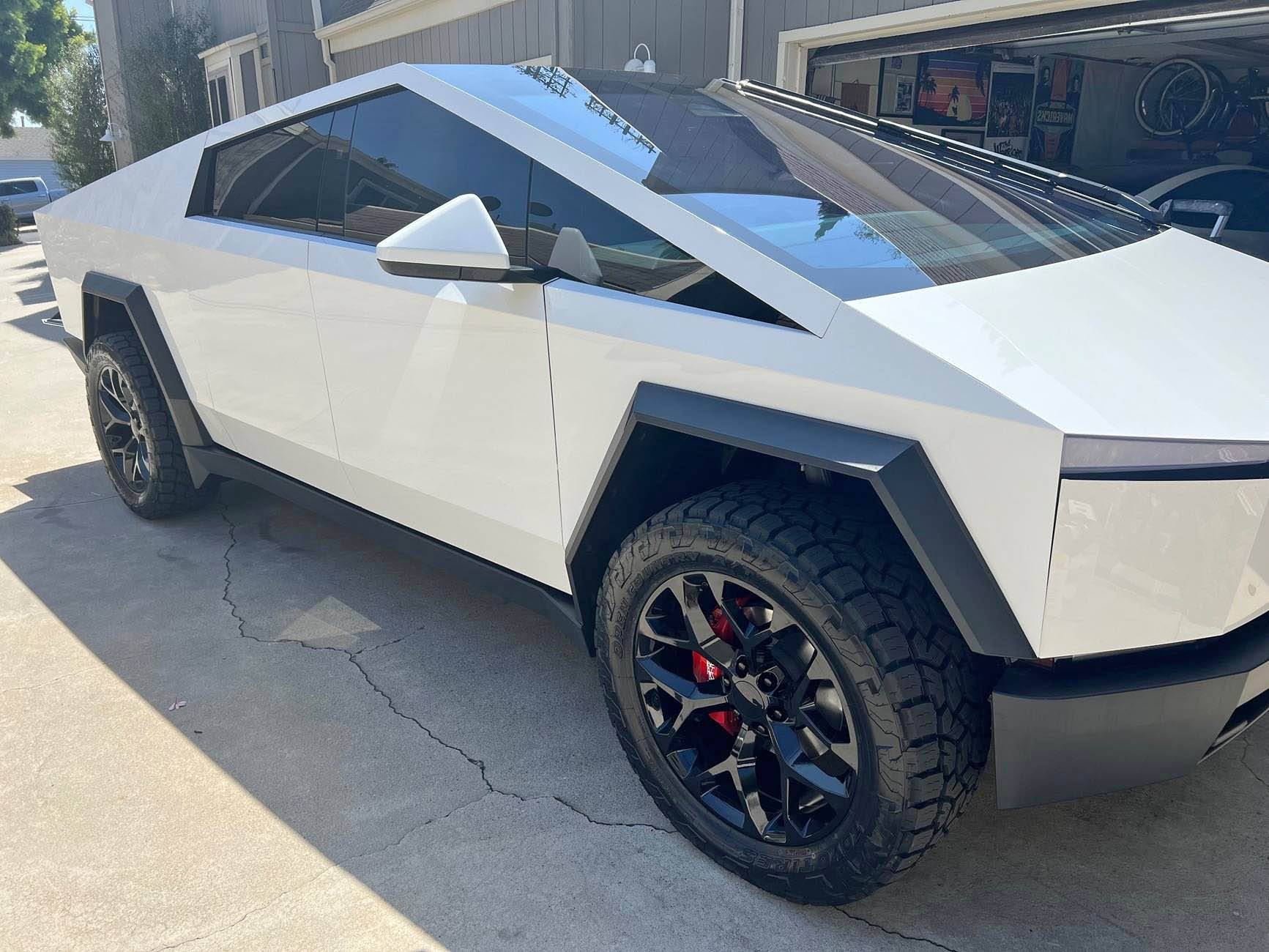 Tesla Cybertruck Cybertruck Aftermarket Wheels & Tires Photos + Info Compilation IMG_5824