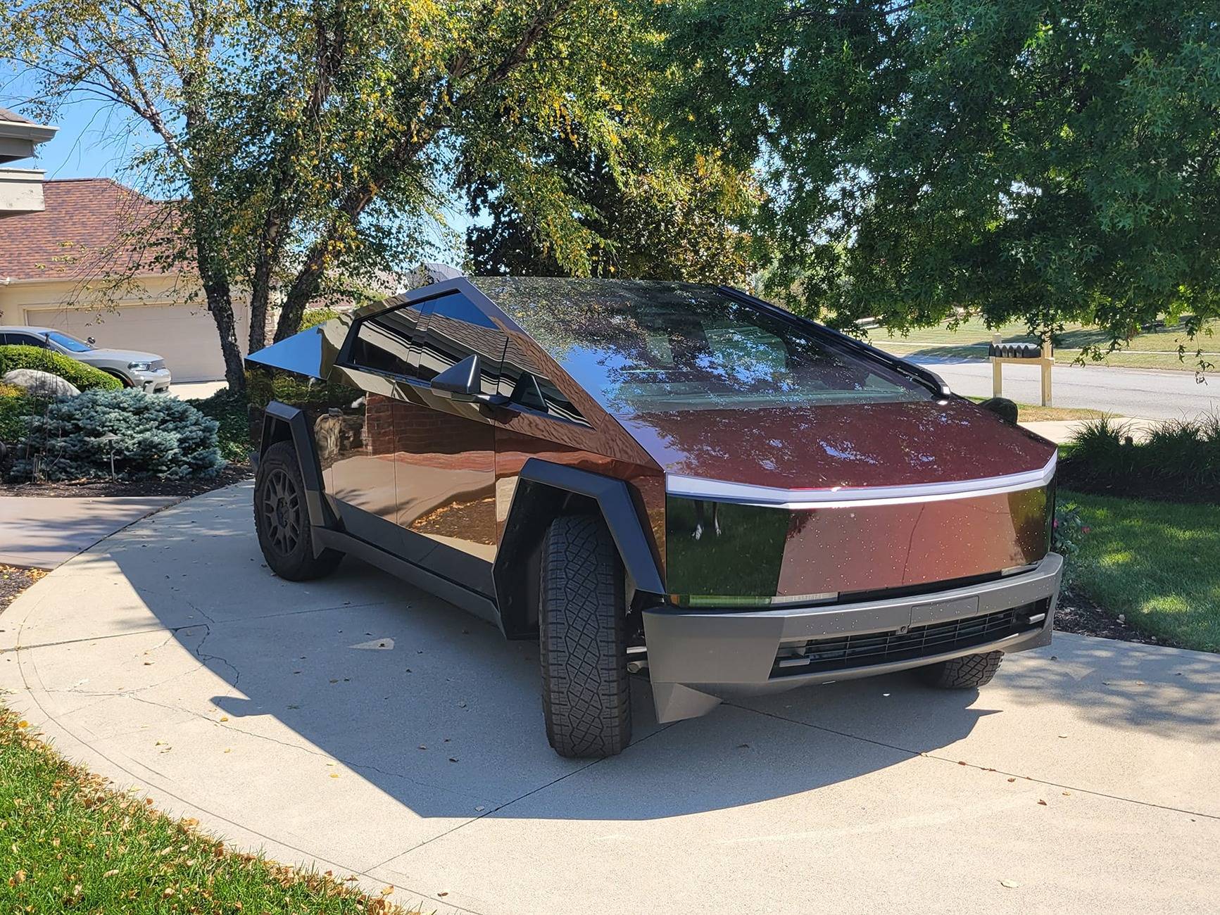 Tesla Cybertruck COLOR SHIFT / FADE / CHAMELEON Vinyl Wrap & PPF Cybertruck -- Photos & Videos Flexishield Assassin Red Wrap 1