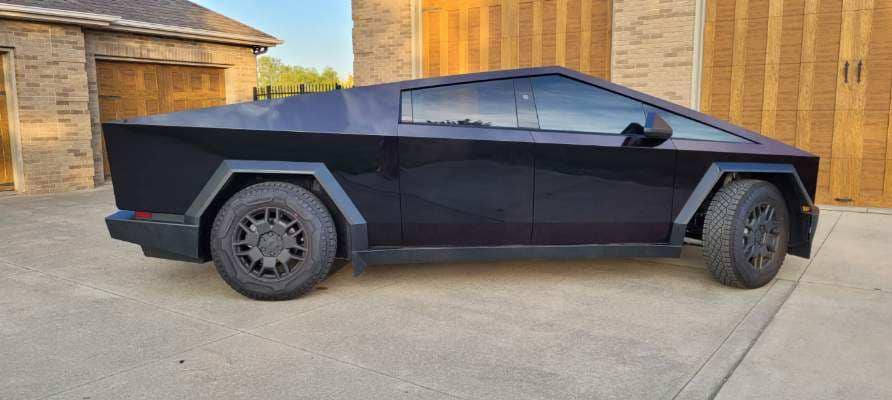 Tesla Cybertruck COLOR SHIFT / FADE / CHAMELEON Vinyl Wrap & PPF Cybertruck -- Photos & Videos Flexishield Assassin Red Wrap 2