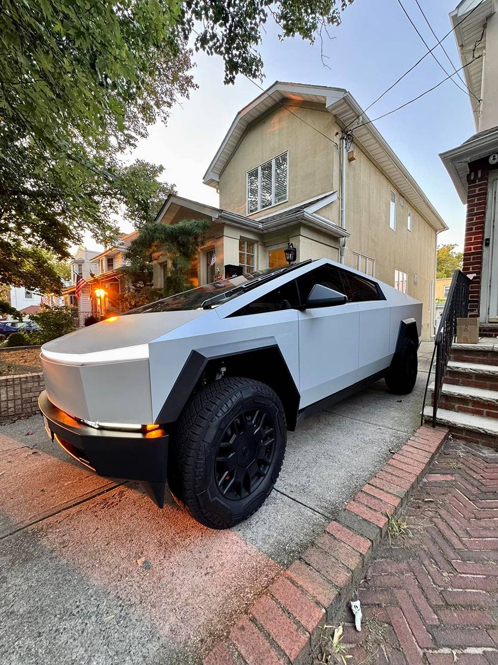 Tesla Cybertruck WHITE Vinyl Wrap & PPF Cybertruck -- Photos & Videos white wrap cybertruck