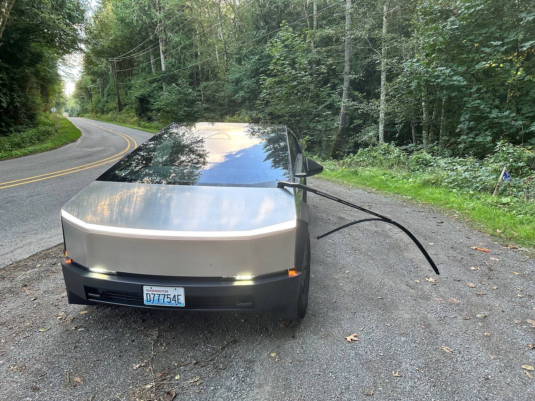 Tesla Cybertruck DIY repair of loose wiper after Recall motor replacement? IMG_9709