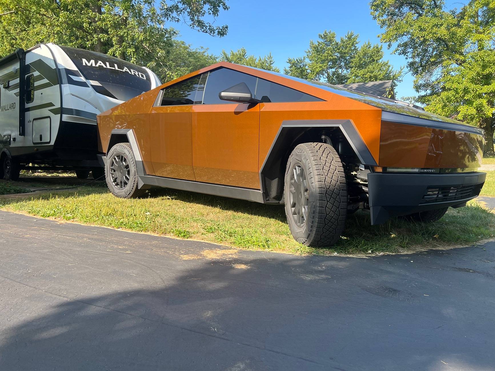 Tesla Cybertruck ORANGE Vinyl Wrap & PPF Cybertruck -- Photos & Videos 4E49E147-2568-4D85-A696-2AA4DBDDD366