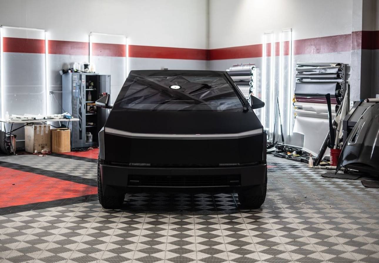 Tesla Cybertruck BLACK Vinyl Wrap & PPF Cybertruck -- Photos & Videos IMG_7037