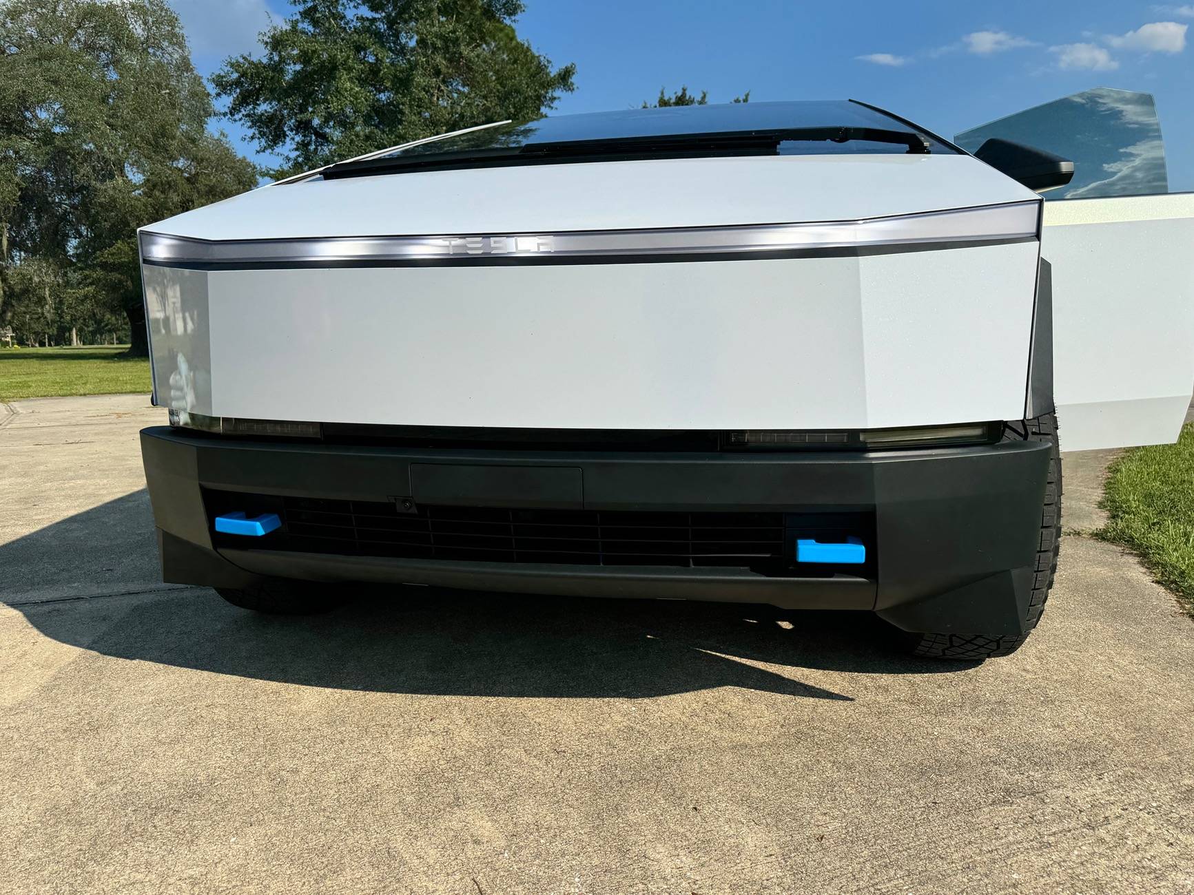 Tesla Cybertruck Front tow hook covers - options? IMG_8640