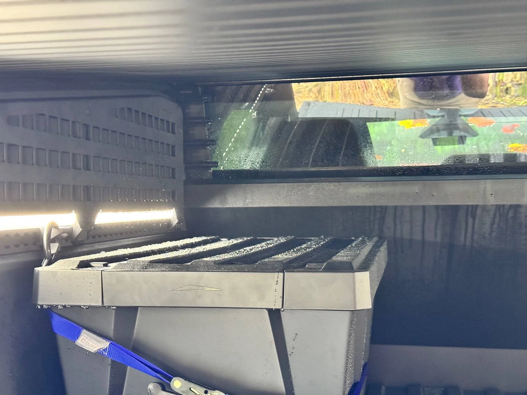 Tesla Cybertruck Vault cover question - missing piece? IMG_5249