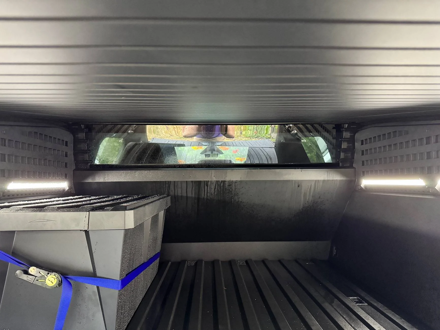 Tesla Cybertruck Vault cover question - missing piece? IMG_5250