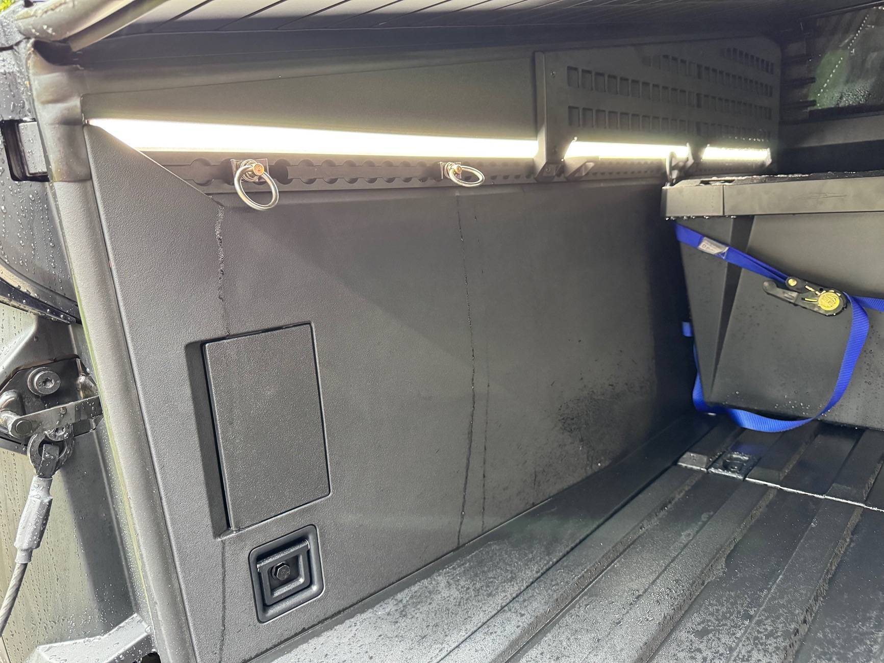 Tesla Cybertruck Vault cover question - missing piece? IMG_5247