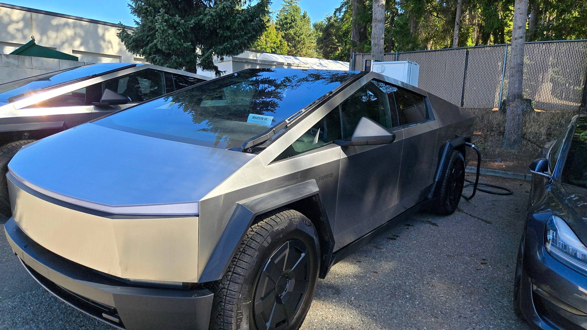 Tesla Cybertruck Cyberbeast waiting room ⏳ 20240921_120144
