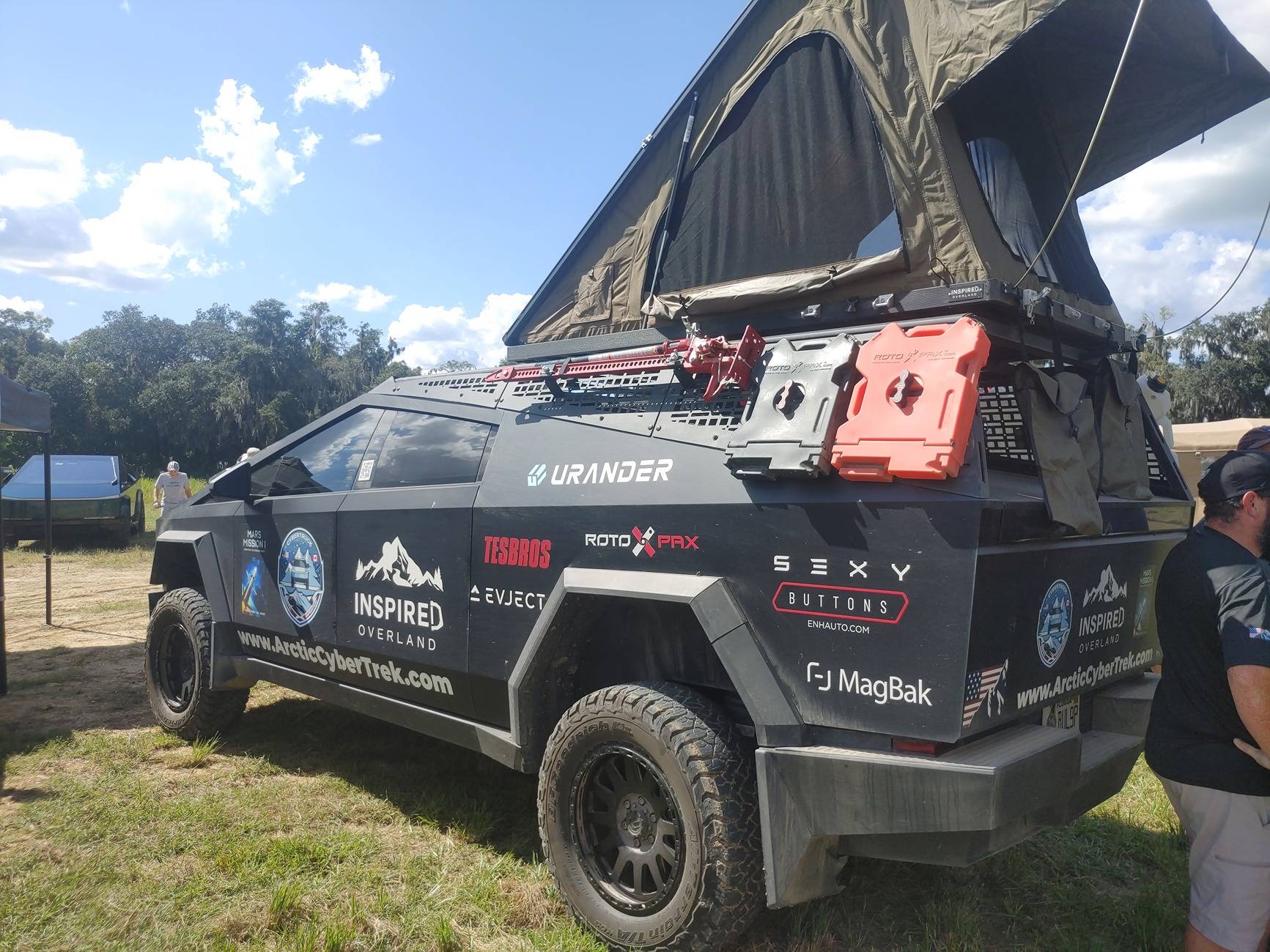 Tesla Cybertruck New Record: 78 Cybertrucks Lightshow to Kanye’s 'All of the Lights' at Cyberfest Florida! Bearded