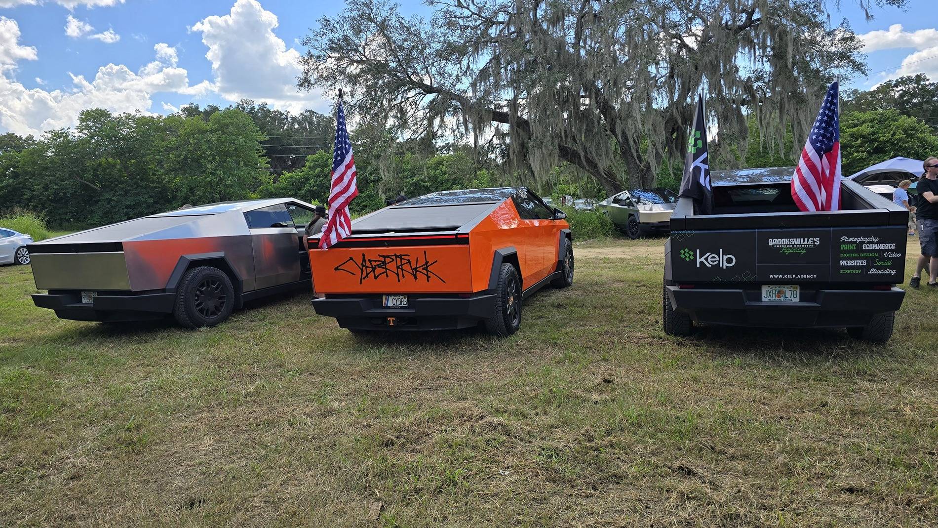 Tesla Cybertruck New Record: 78 Cybertrucks Lightshow to Kanye’s 'All of the Lights' at Cyberfest Florida! 20240921_150735