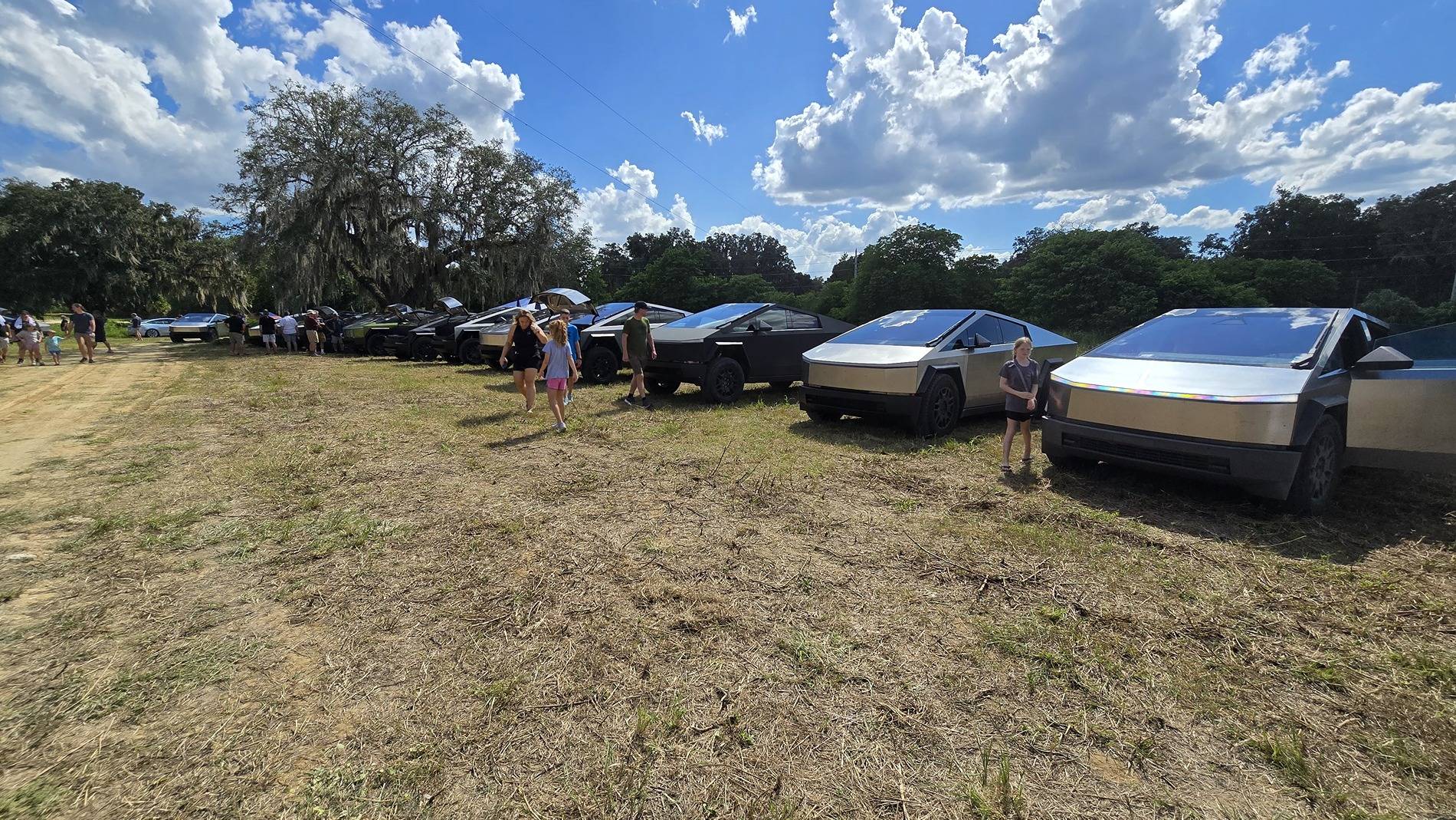 Tesla Cybertruck New Record: 78 Cybertrucks Lightshow to Kanye’s 'All of the Lights' at Cyberfest Florida! 20240921_152622
