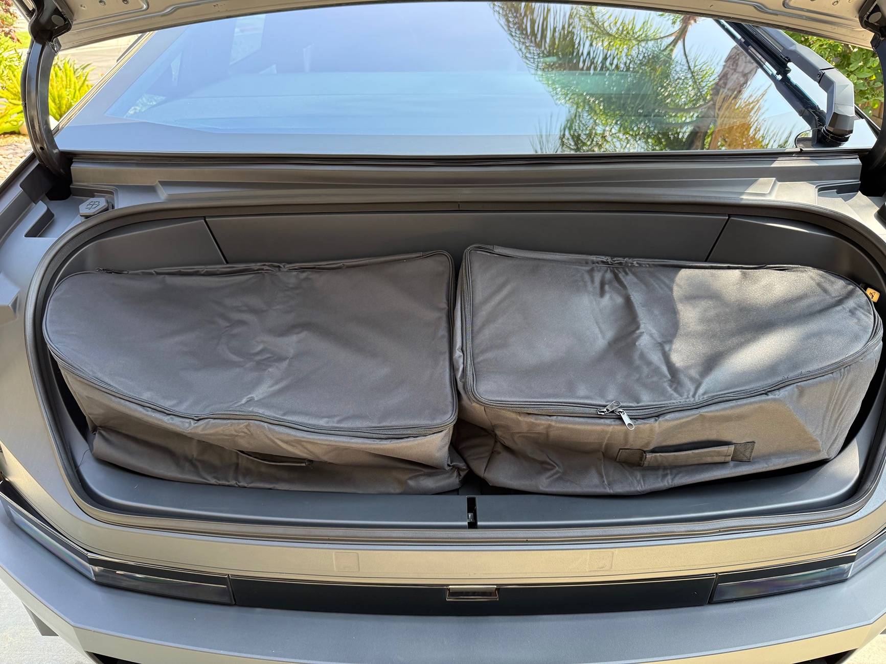 Tesla Cybertruck Chill Out on the Road! Free Cybertruck Front Trunk Insulation Cooler Bag Giveaway!🚀🚀 IMG_4476