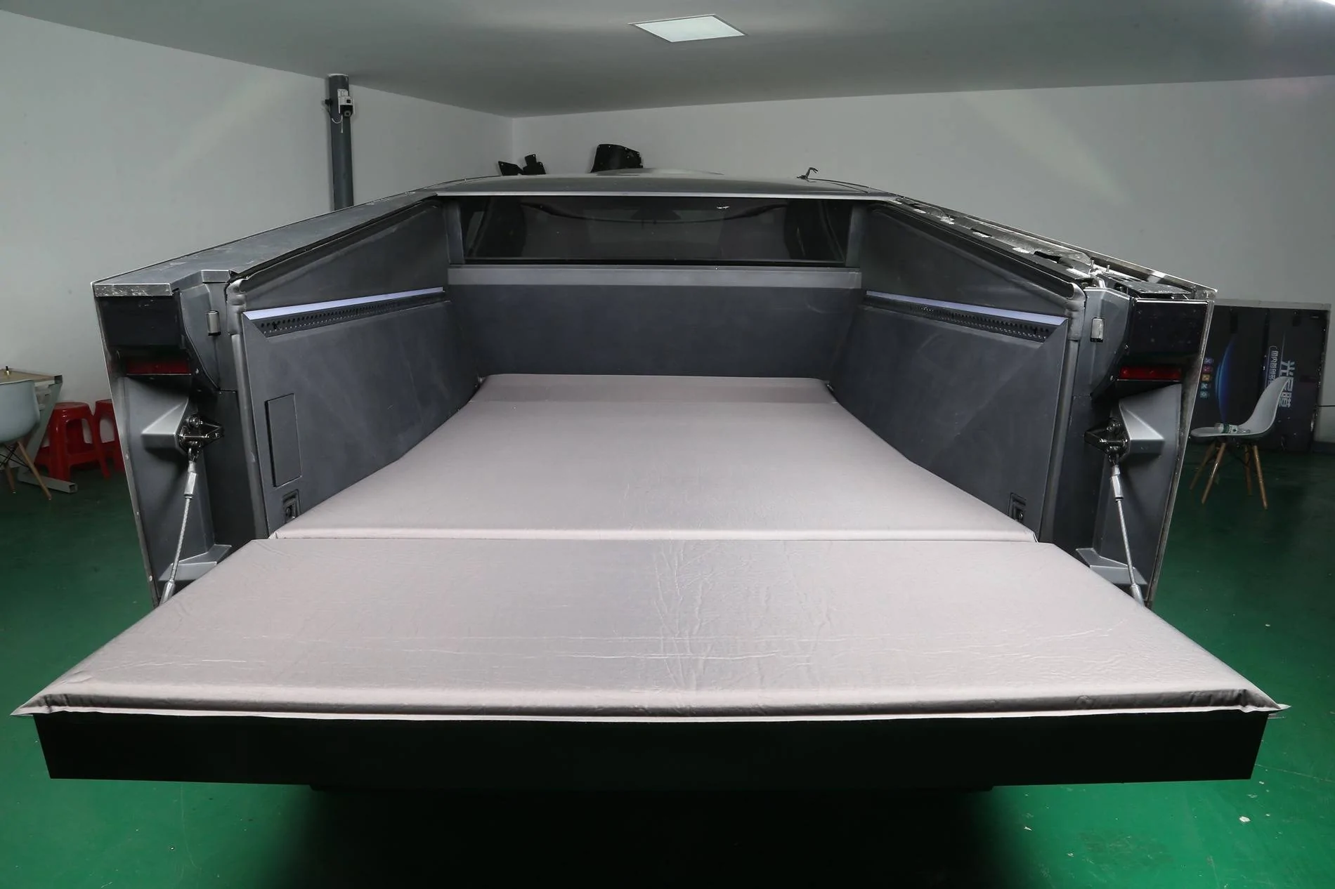 Tesla Cybertruck Foronetry| Bed Inflatable Foam Mattress Available Now! IMG_9154