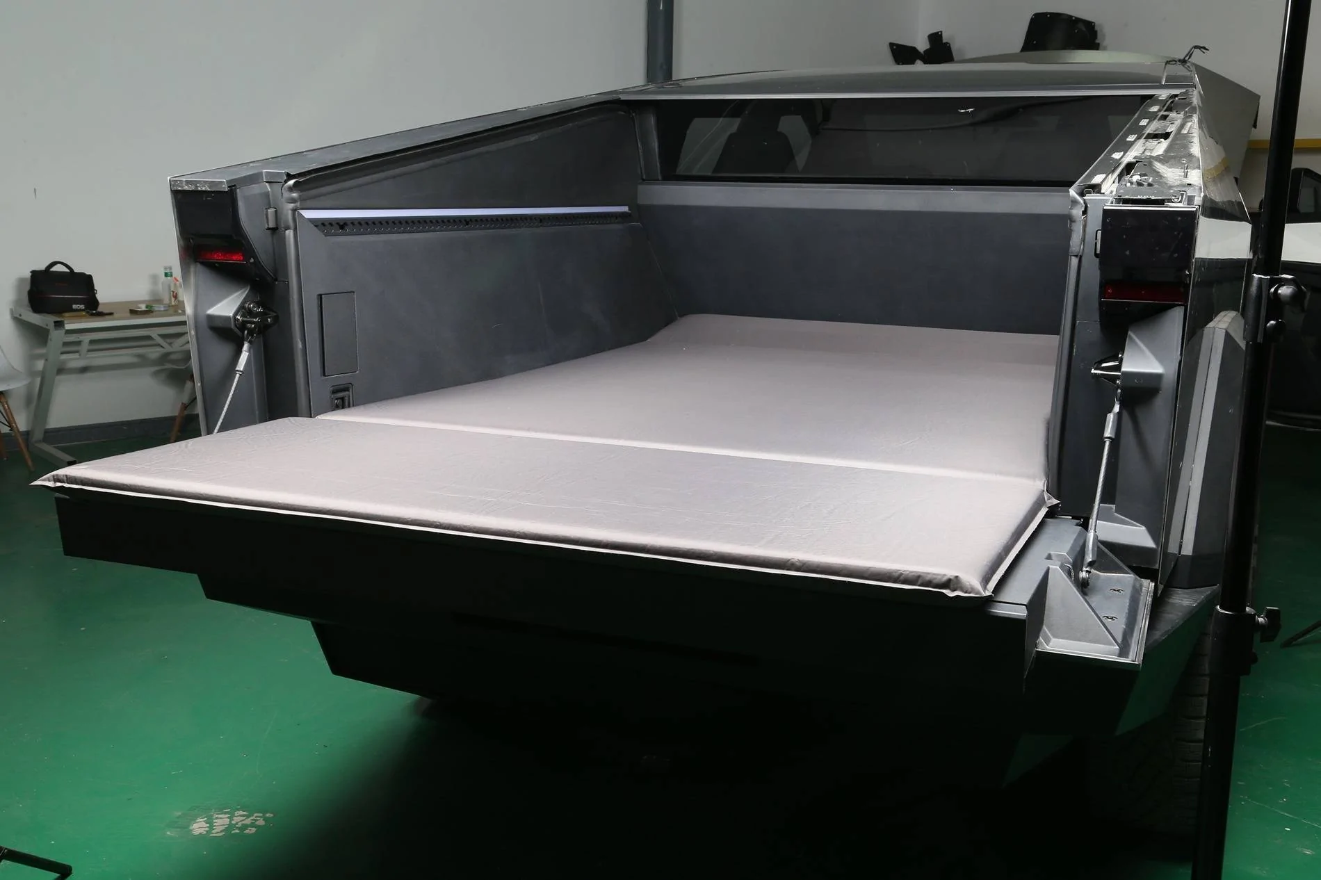 Tesla Cybertruck Foronetry| Bed Inflatable Foam Mattress Available Now! IMG_9170