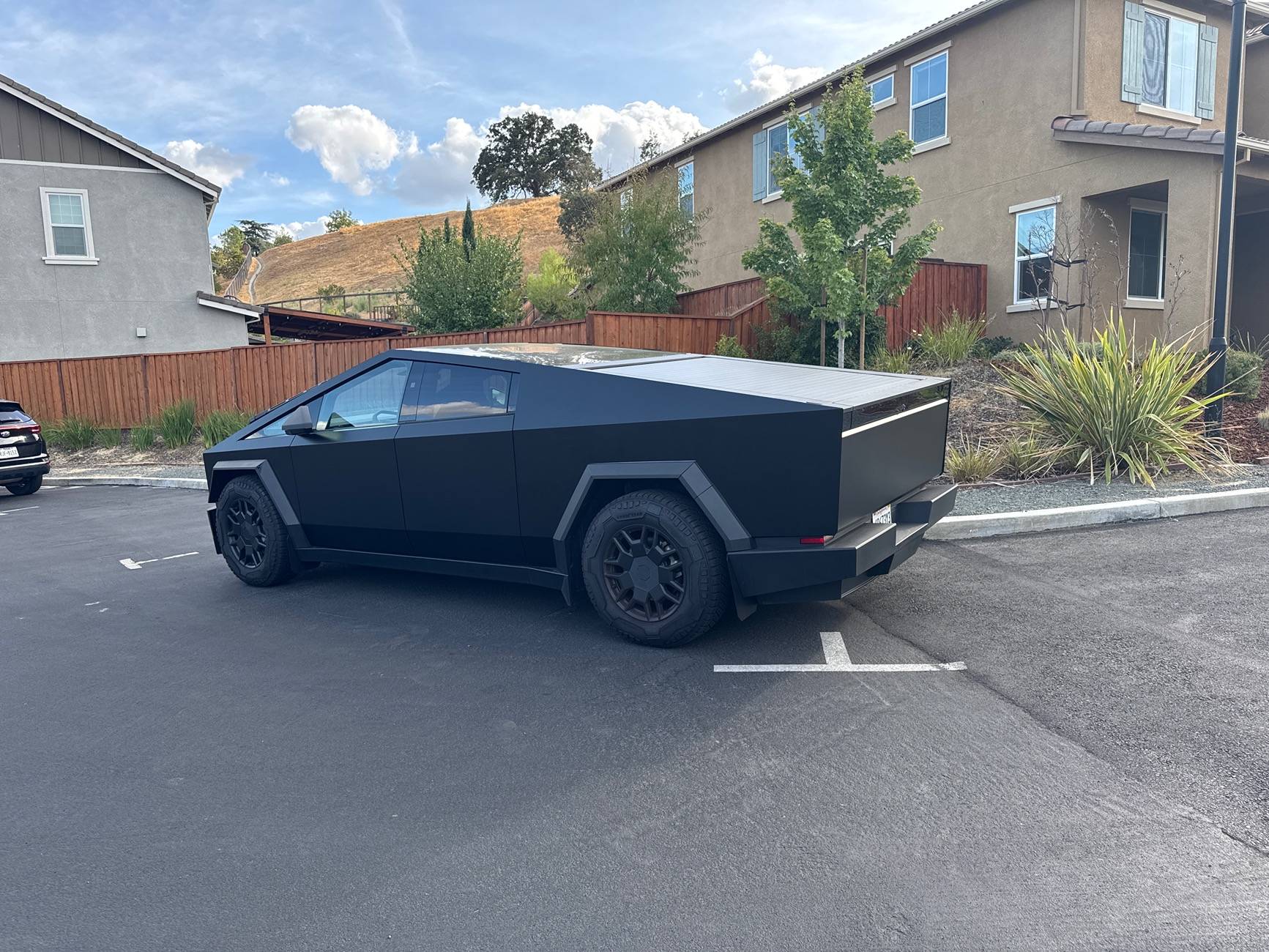 Tesla Cybertruck Questions about those who wrapped their CT camphoto_1254324197