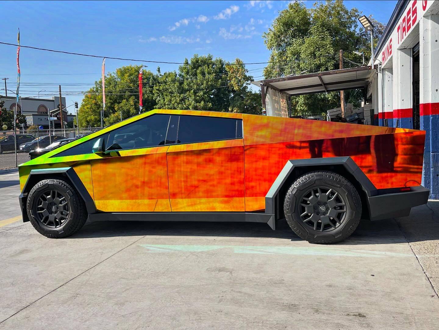 Tesla Cybertruck COLOR SHIFT / FADE / CHAMELEON Vinyl Wrap & PPF Cybertruck -- Photos & Videos 458738638_18457323601049594_5693417460216065759_n (1)