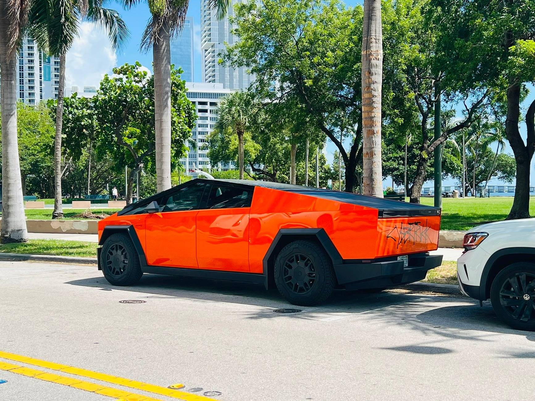 Tesla Cybertruck ORANGE Vinyl Wrap & PPF Cybertruck -- Photos & Videos Orange wrap cybertruck 1