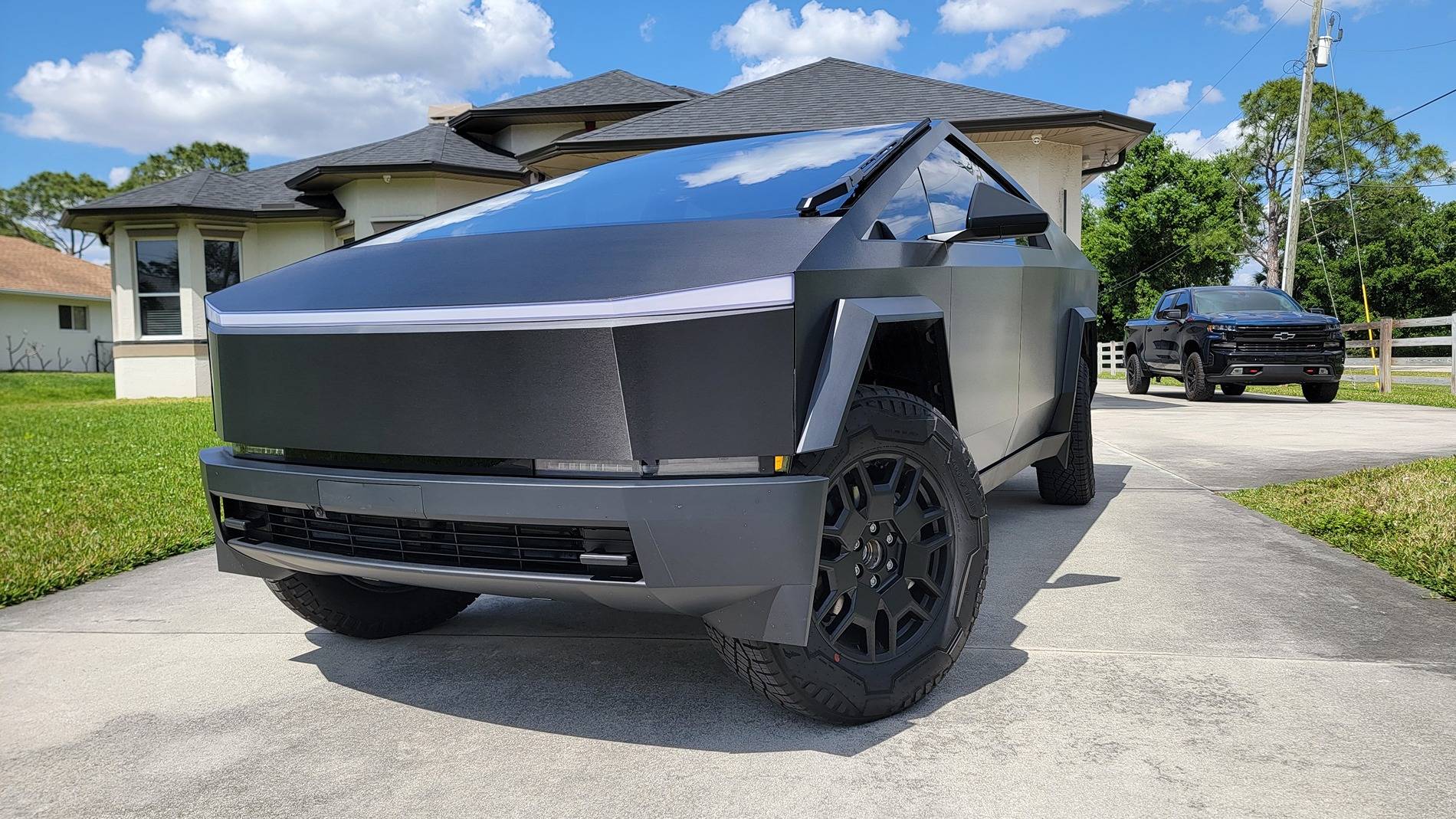 Tesla Cybertruck METAL / SILVER / TITANIUM / STEEL Vinyl Wrap & PPF Cybertruck -- Photos & Videos inbound5844485862792202364