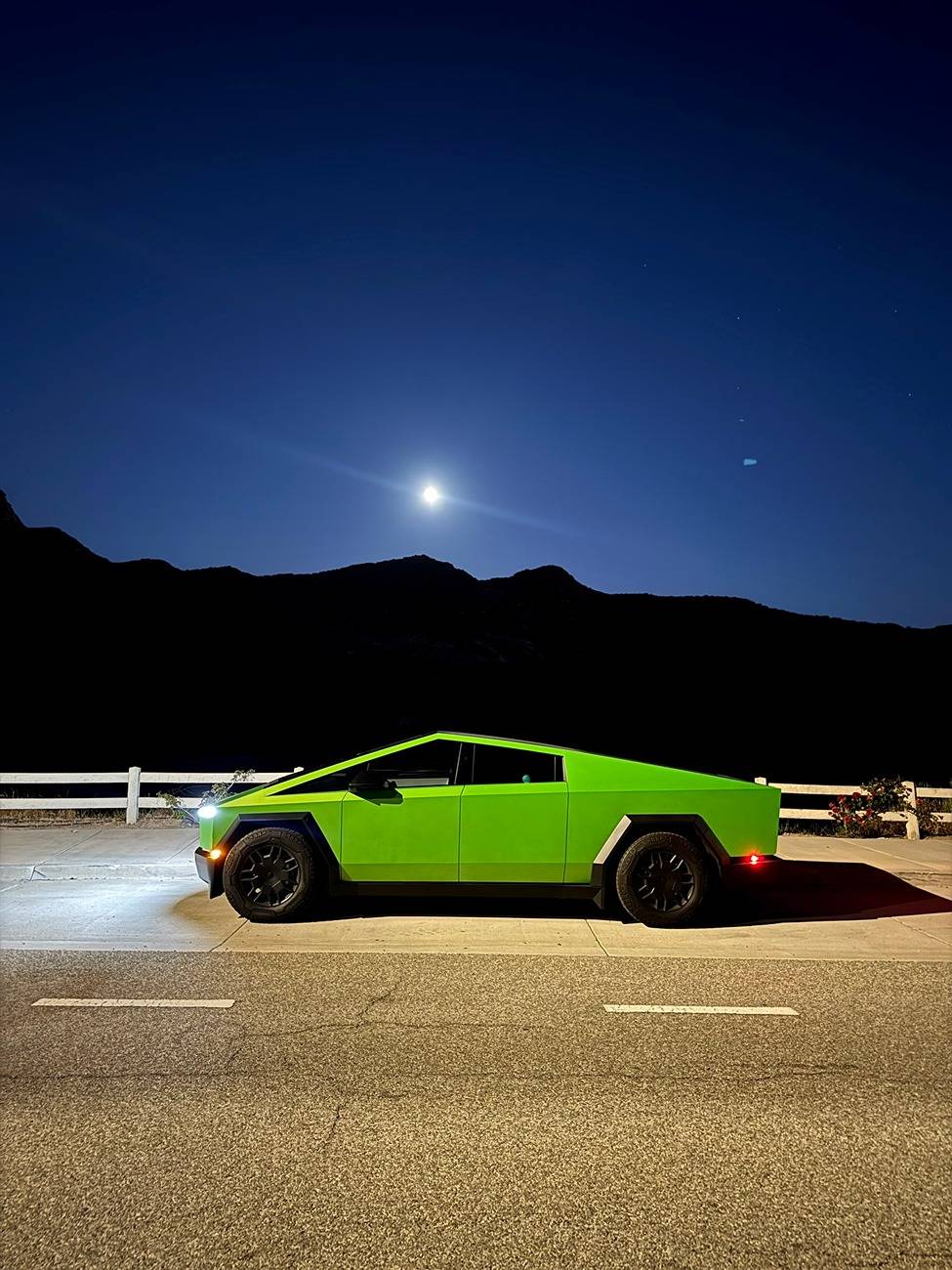 Tesla Cybertruck GREEN Vinyl Wrap & PPF Cybertruck -- Photos & Videos Signal Green Cybertruck