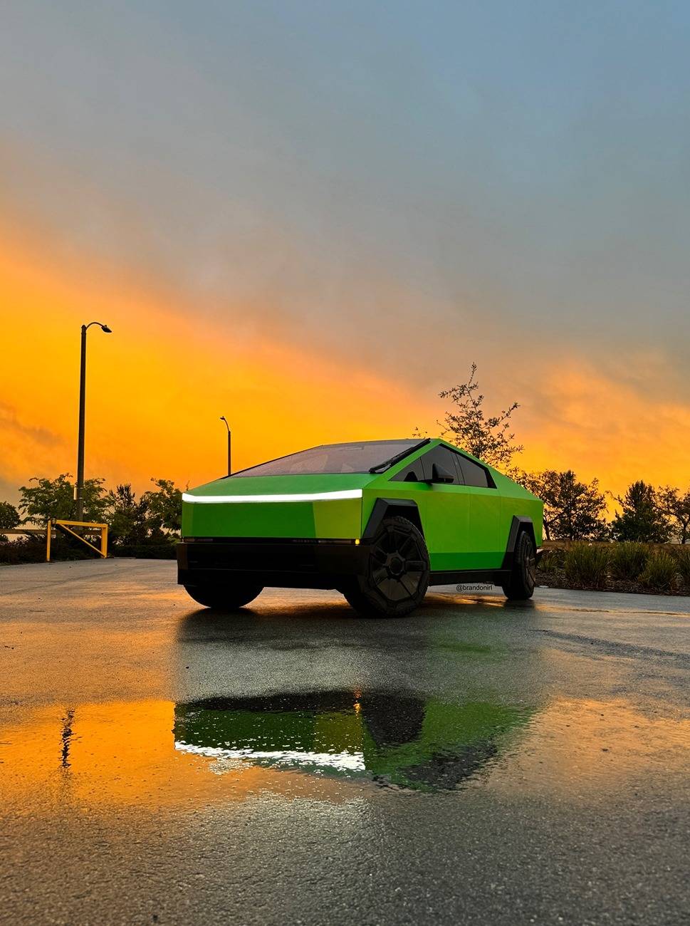 Tesla Cybertruck GREEN Vinyl Wrap & PPF Cybertruck -- Photos & Videos Signal Green Tesla Cybertruck