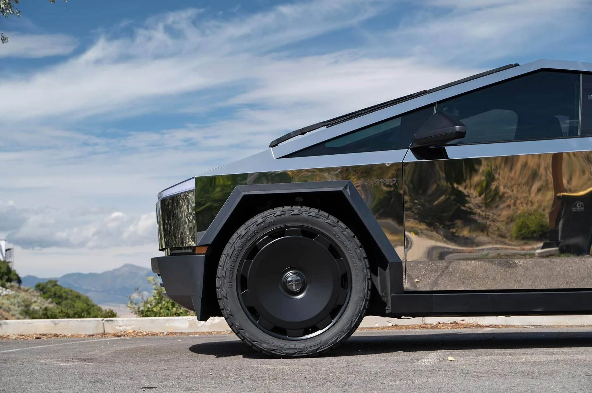Tesla Cybertruck Polished Mirror Chrome Cybertruck w/ Black Aftermarket Dish Wheels (Action Video) 🤩 Polished Chrome Mirror Cybertruck w: Black Aftermarket Wheels (in Motion) 5