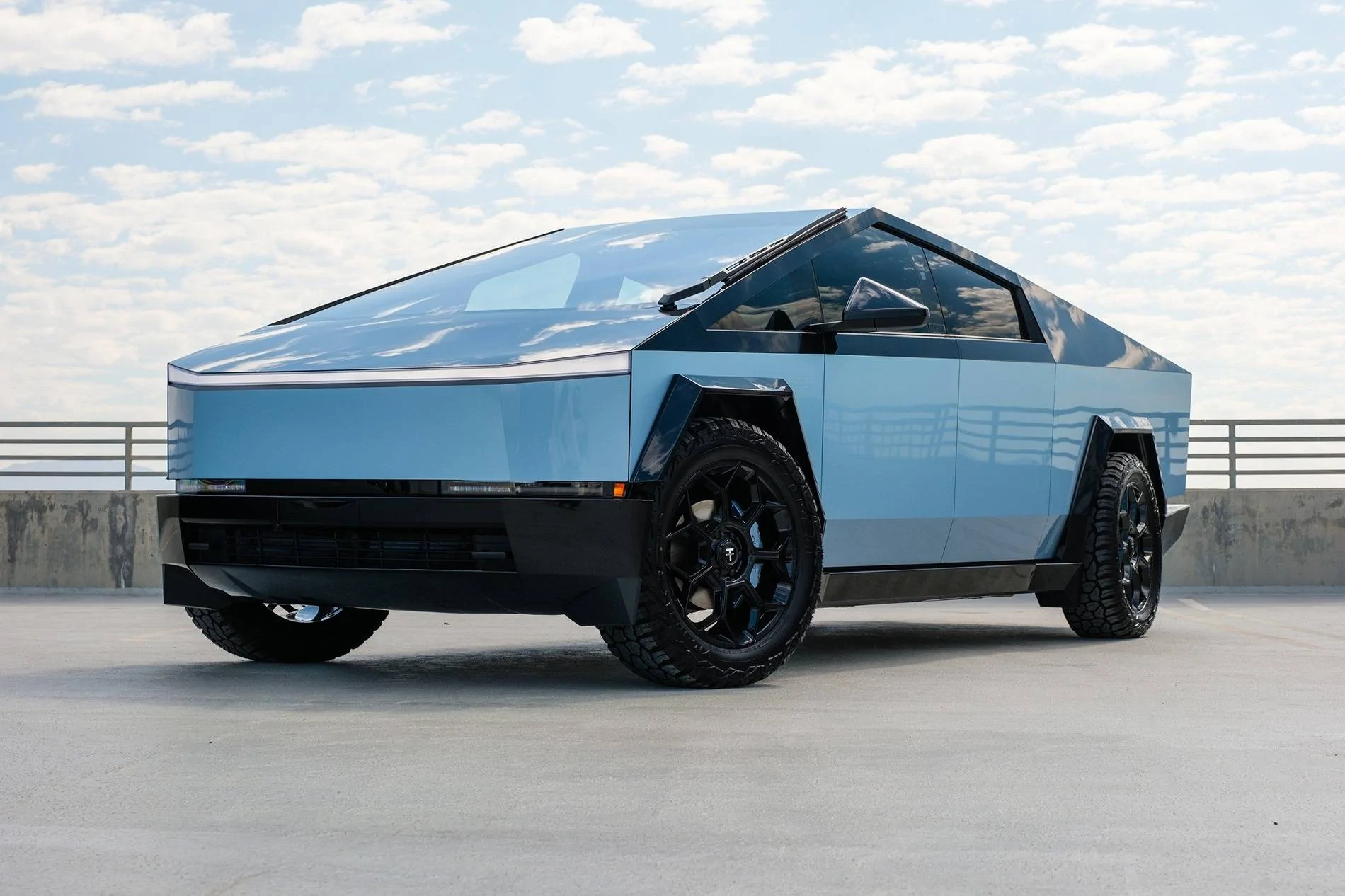 Tesla Cybertruck TWO-TONE / DUAL-TONE / MULTIPLE COLORS Vinyl Wrap & PPF Cybertruck -- Photos & Videos TMaxx Gloss Ice Blue and Hyper Black PPF, 2-tone color 1