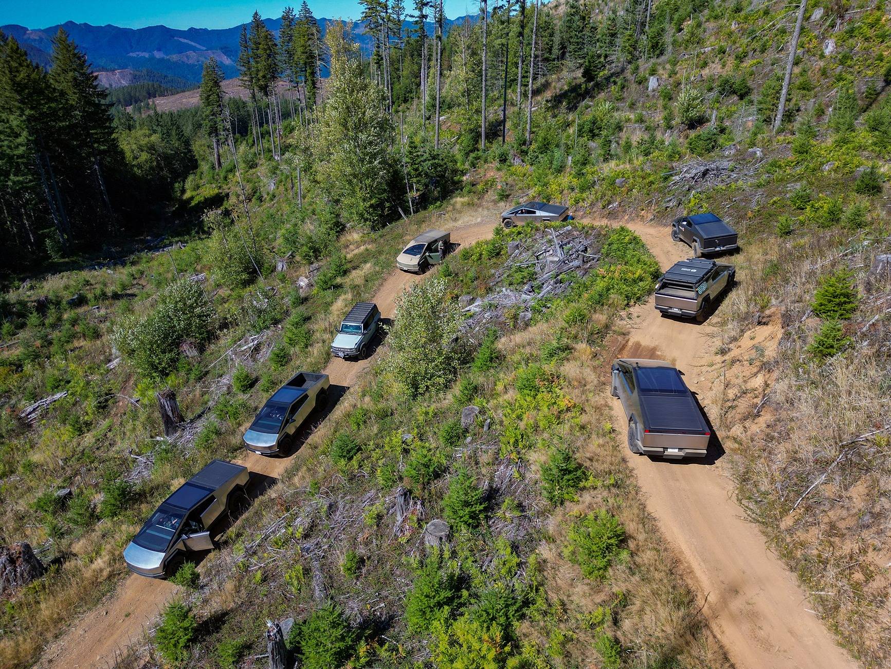 Tesla Cybertruck Offroad Rally by 8 Cybertrucks in Tillamook, Oregon 📐 DJI_0724