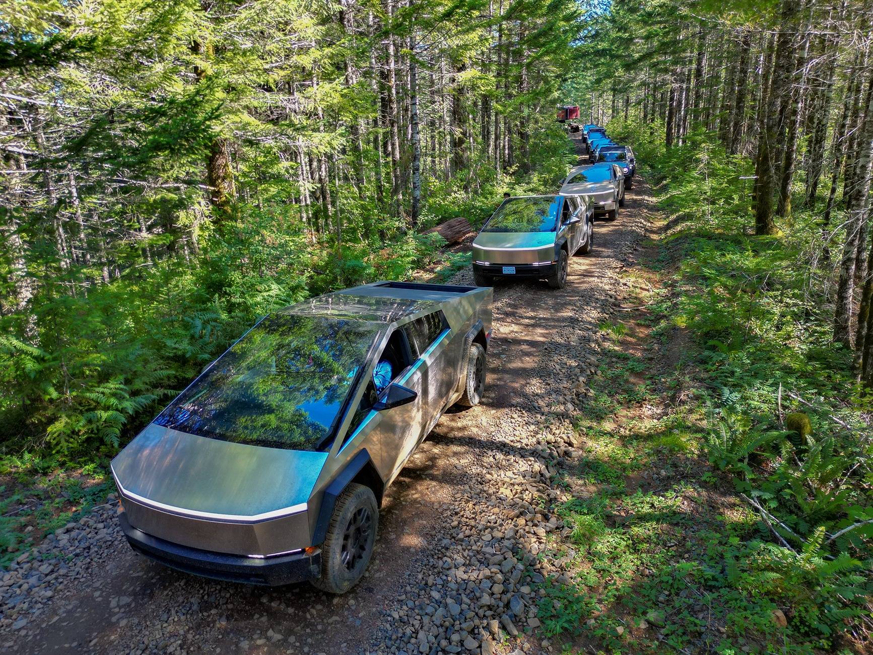 Tesla Cybertruck Offroad Rally by 8 Cybertrucks in Tillamook, Oregon 📐 DJI_0713
