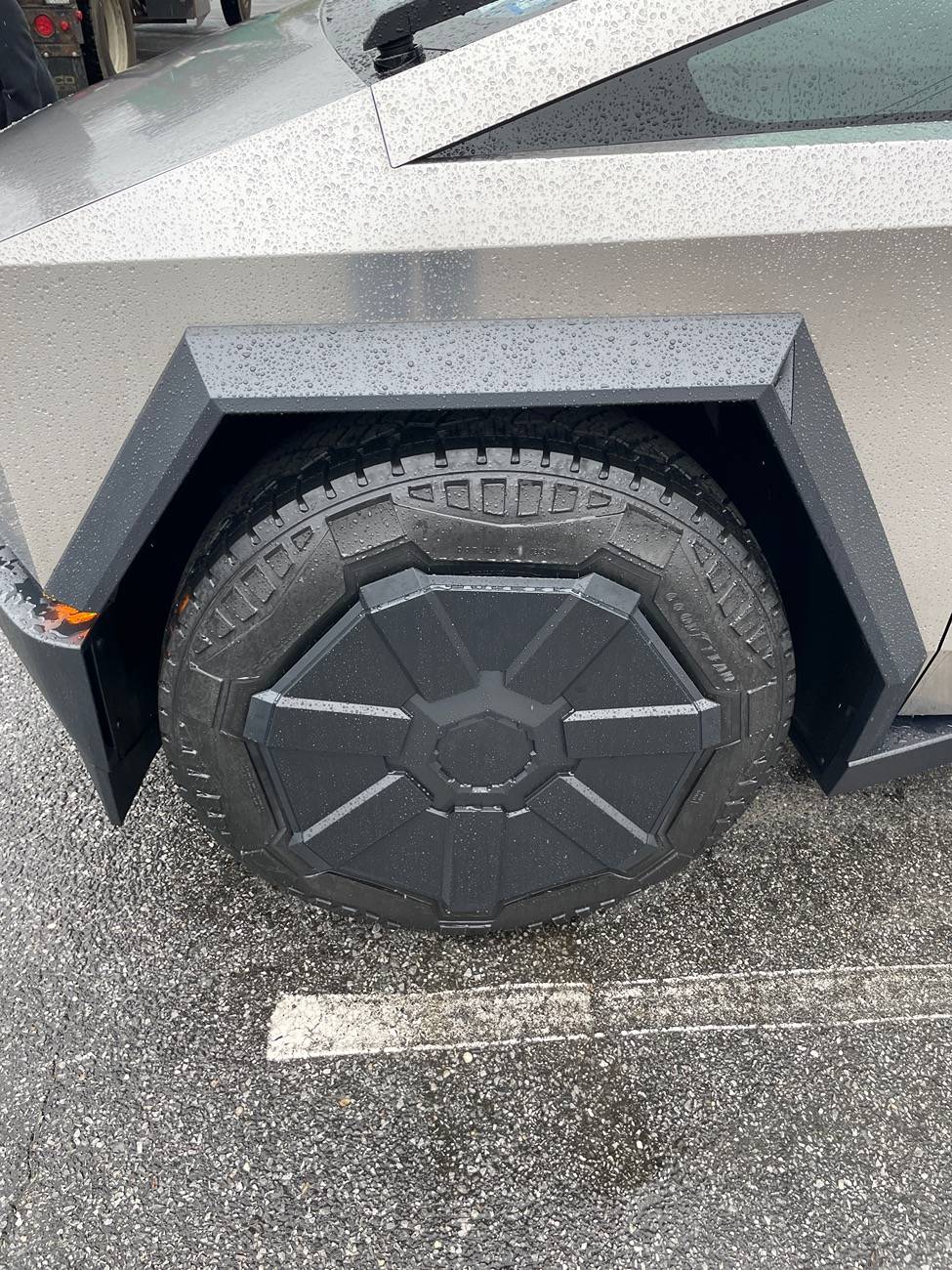 Tesla Cybertruck Cyberbeast waiting room ⏳ IMG_4470
