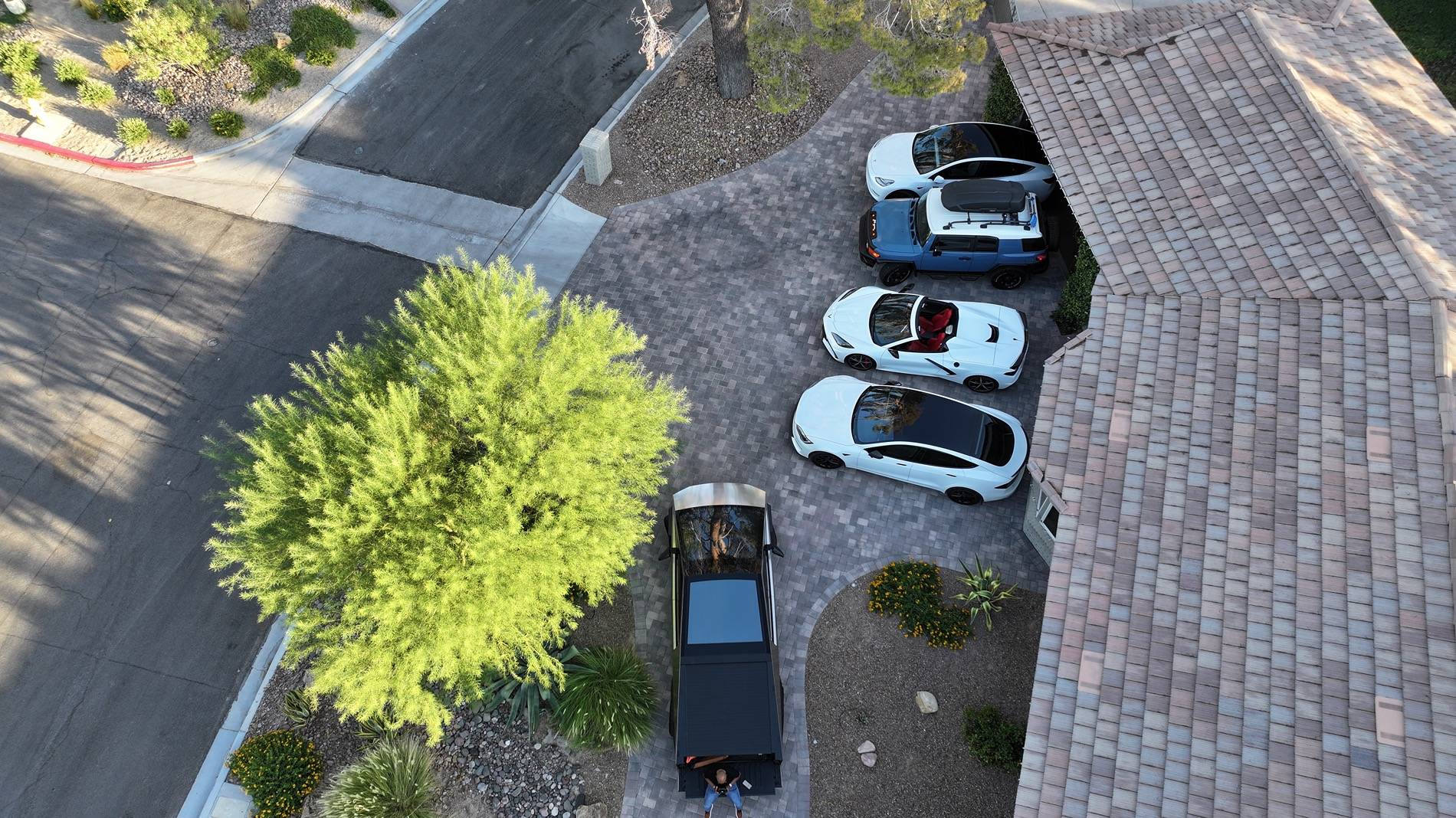 Tesla Cybertruck Cybertruck FSD update dji_fly_20240812_183310_0098_1723513590905_photo