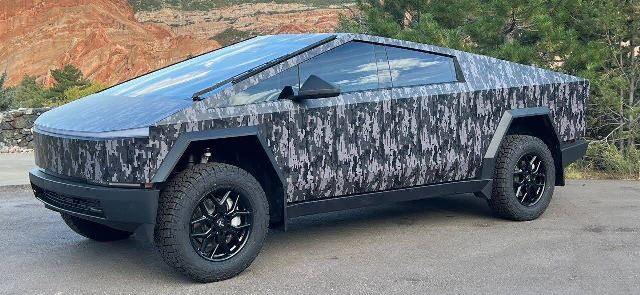 Tesla Cybertruck Camo / Camouflage Vinyl Wrap & PPF Cybertruck -- Photos & Videos File (9)