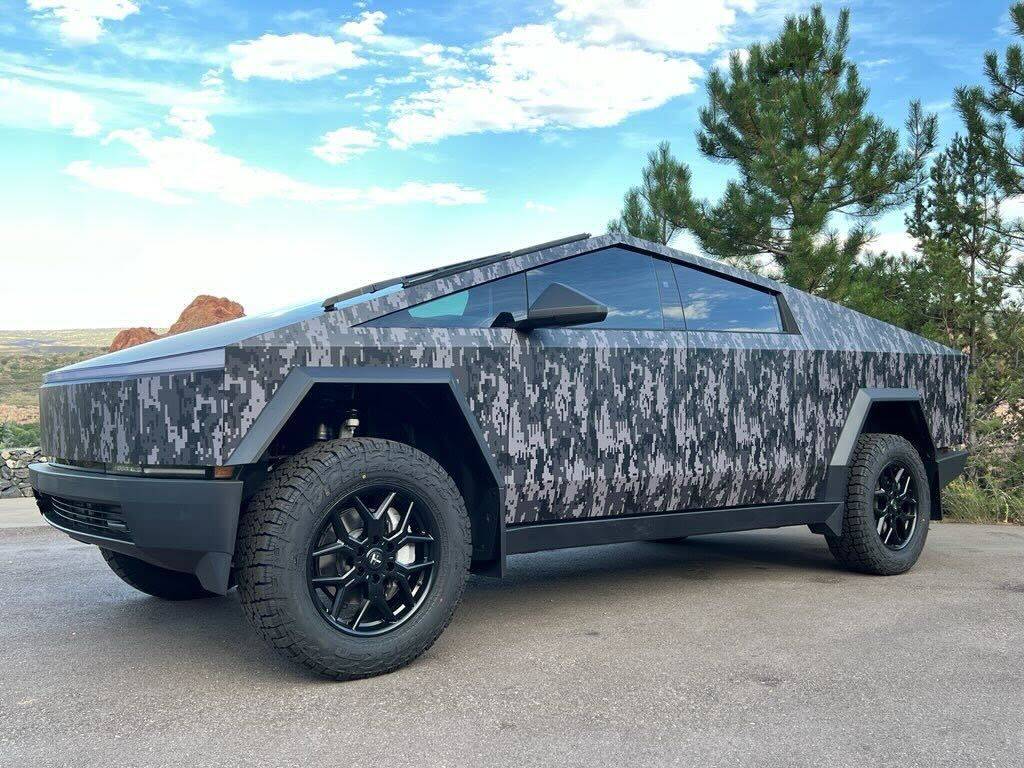Tesla Cybertruck Camo / Camouflage Vinyl Wrap & PPF Cybertruck -- Photos & Videos File (11)