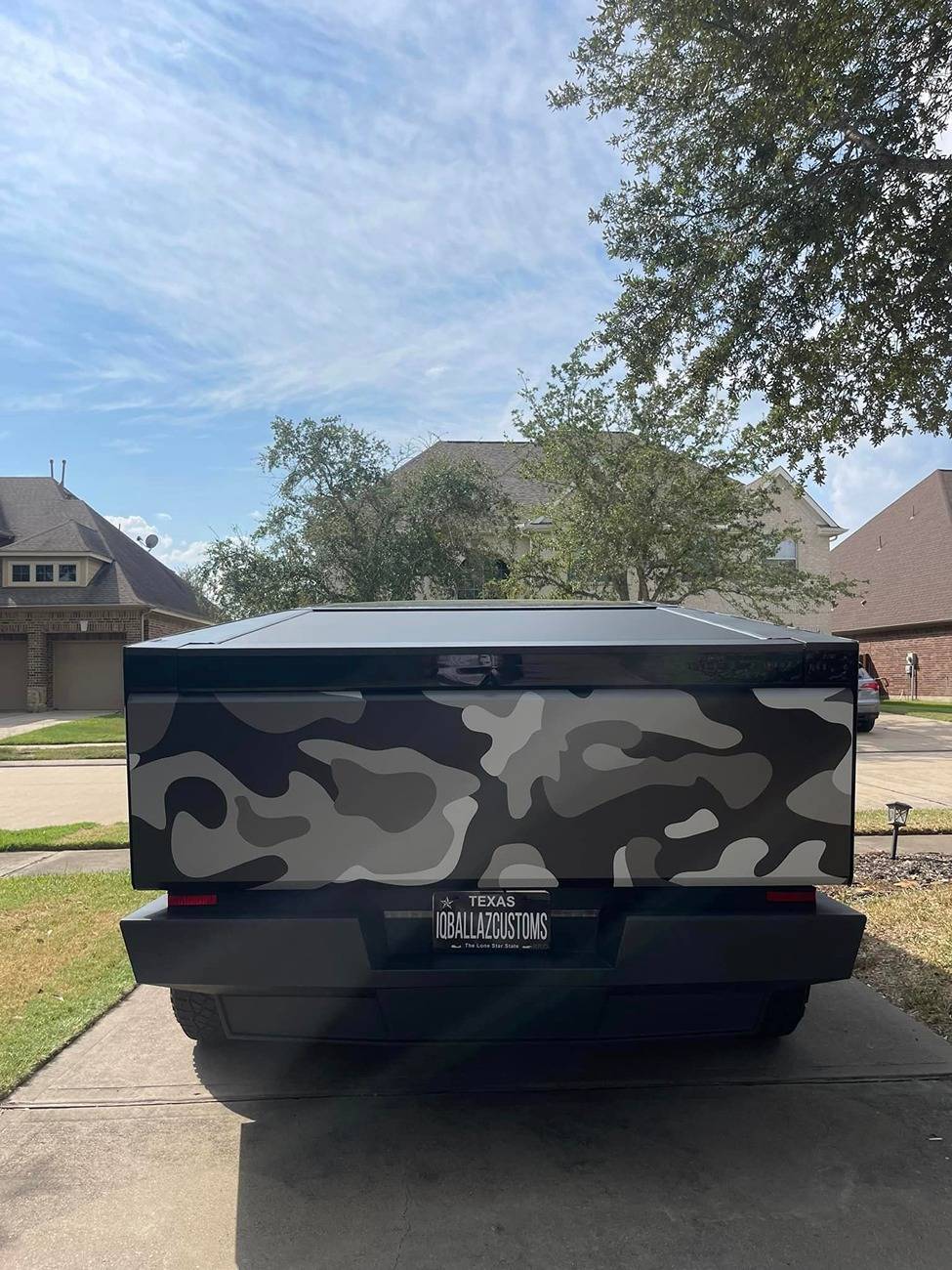Tesla Cybertruck Camo / Camouflage Vinyl Wrap & PPF Cybertruck -- Photos & Videos 461318955_3195772740557918_1836553406398083331_n