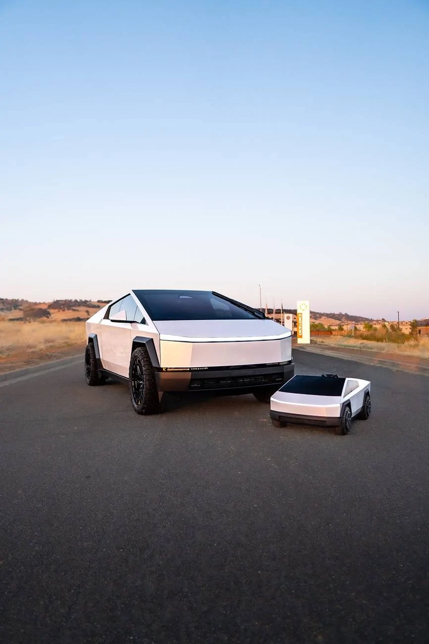 Tesla Cybertruck Finally got my beast IMG_8706