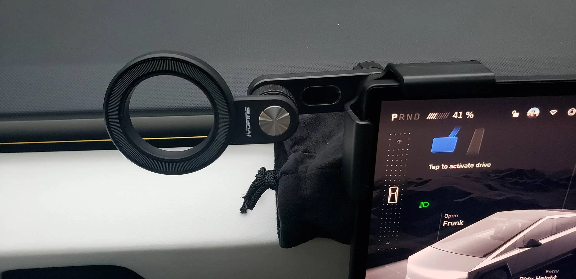 Tesla Cybertruck Using Side Cameras in Place of Side Mirrors and Installing Aftermarket Side Camera Monitoring System Mount