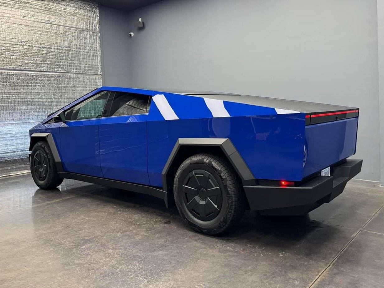 Tesla Cybertruck BLUE / BLURPLE / PURPLE Vinyl Wrap & PPF Cybertruck -- Photos & Videos Blue Cyberbeast 3